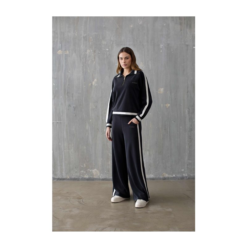 Iconique IC26FW-21+22L-Black 2-DELIG Pyjama joggingpak